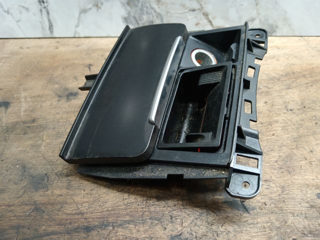 bontott AUDI Q5 Első Tároló Rekesz