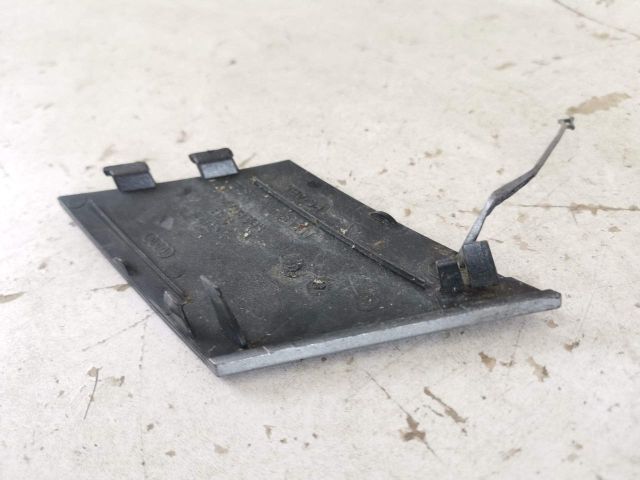 bontott AUDI Q5 Első Vonószem Burkolat