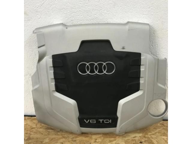 bontott AUDI Q5 Felső Hűtőburkolat