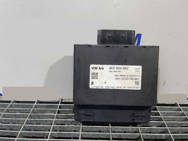 bontott AUDI Q5 Feszültségszabályzó