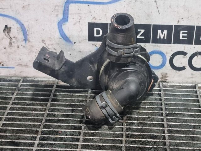 bontott AUDI Q5 Fűtéscsap