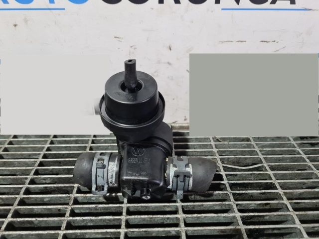 bontott AUDI Q5 Fűtéscsap