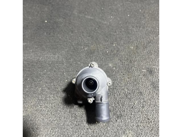 bontott AUDI Q5 Fűtéscsap