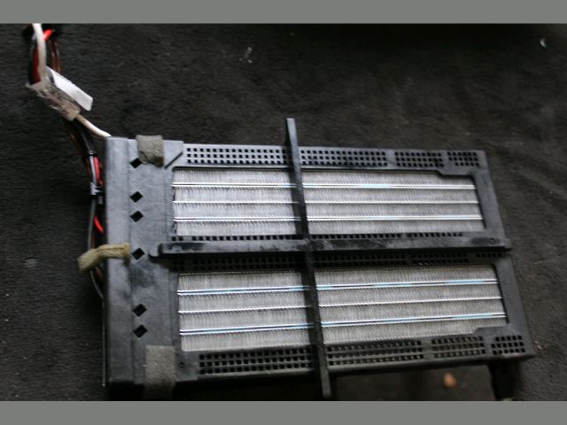 bontott AUDI Q5 Fűtőradiátor (Elektromos)
