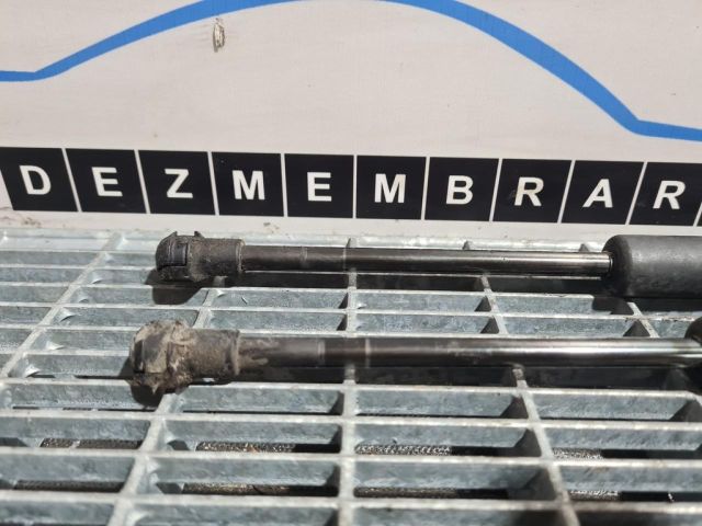 bontott AUDI Q5 Gázrugós Kitámasztó Teleszkóp Motorháztető