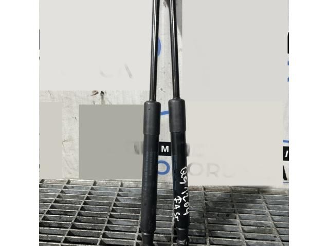 bontott AUDI Q5 Gázrugós Kitámasztó Teleszkóp Motorháztető