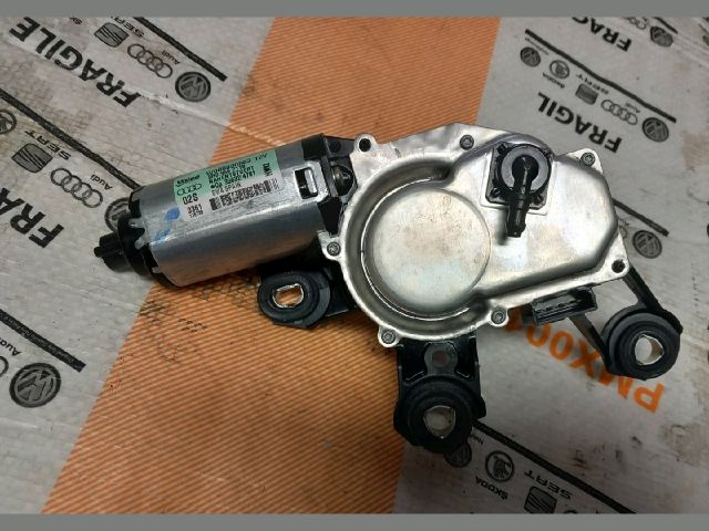 bontott AUDI Q5 Hátsó Ablaktörlő Motor