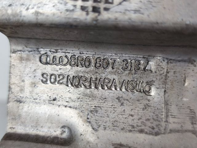 bontott AUDI Q5 Hátsó Lökhárító Merevítő (Fém)