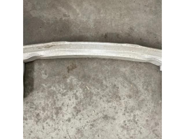 bontott AUDI Q5 Hátsó Lökhárító Merevítő (Fém)