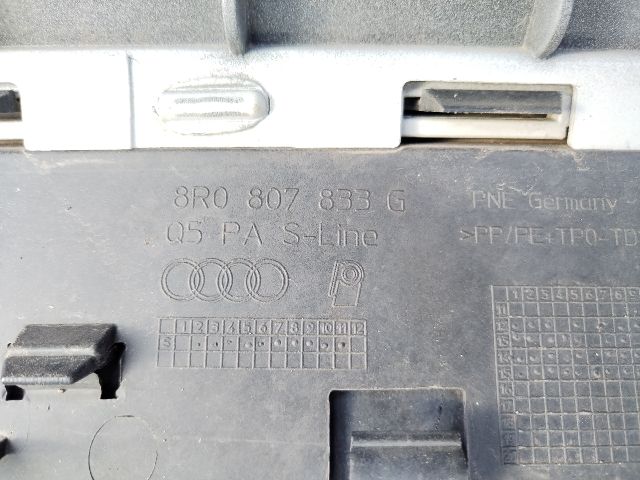 bontott AUDI Q5 Hátsó Lökhárító (Üresen)