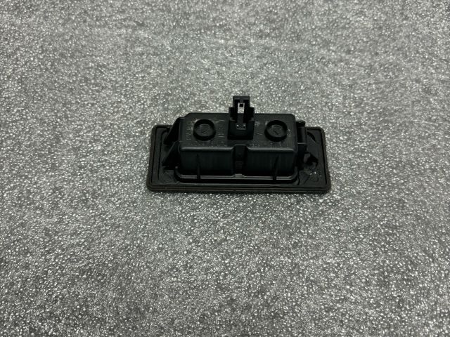 bontott AUDI Q5 Hátsó Rendszámtábla Világítás