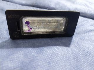 bontott AUDI Q5 Hátsó Rendszámtábla Világítás