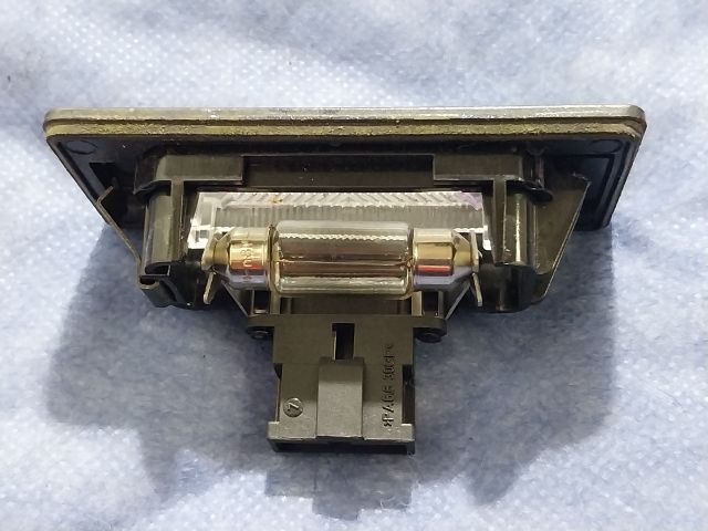 bontott AUDI Q5 Hátsó Rendszámtábla Világítás