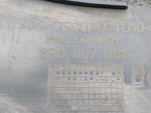 bontott AUDI Q5 Homlokfal Burkolat