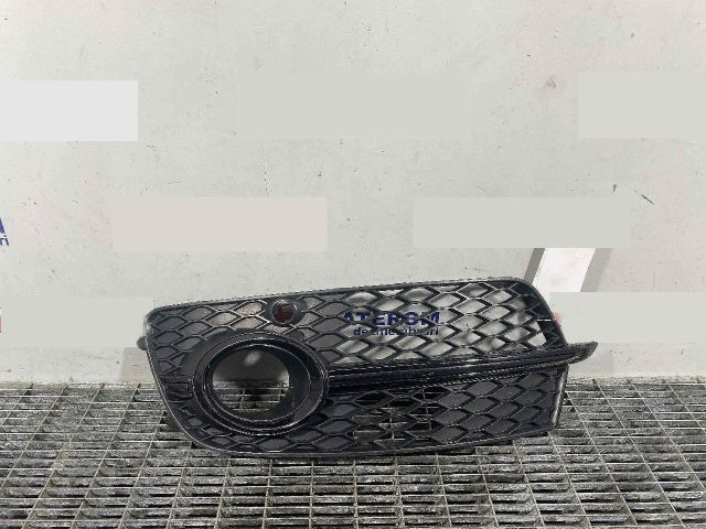 bontott AUDI Q5 Hűtőrács