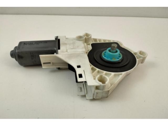 bontott AUDI Q5 Jobb első Ablakemelő Motor