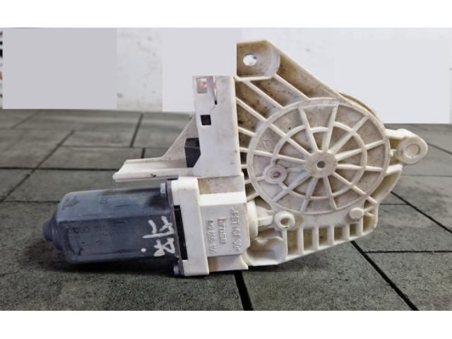 bontott AUDI Q5 Jobb első Ablakemelő Motor