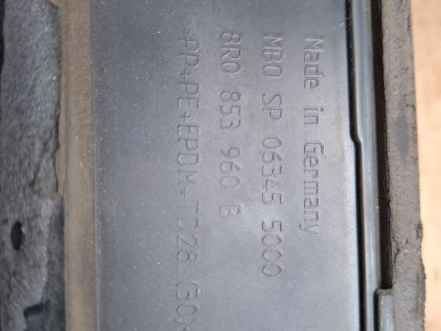 bontott AUDI Q5 Jobb első Ajtó Díszléc