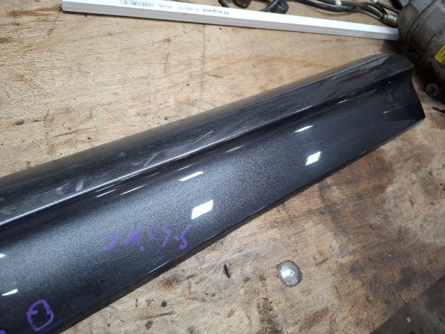 bontott AUDI Q5 Jobb első Ajtó Díszléc