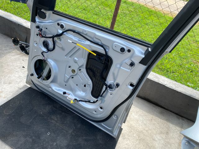 bontott AUDI Q5 Jobb első Ajtó (Részeivel)