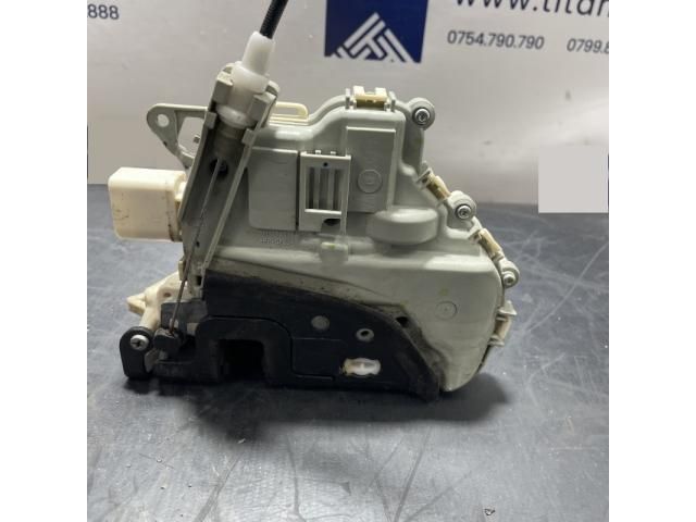 bontott AUDI Q5 Jobb első Ajtózár