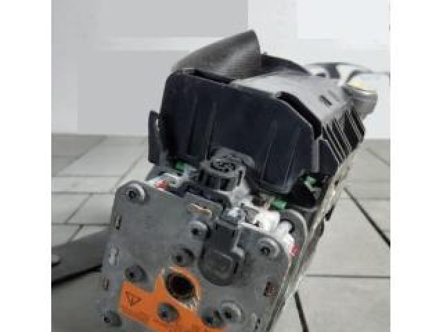 bontott AUDI Q5 Jobb első Biztonsági Öv