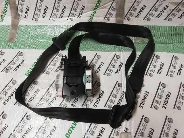 bontott AUDI Q5 Jobb első Biztonsági Öv