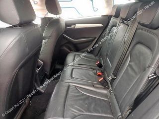 bontott AUDI Q5 Jobb első Gumikéder