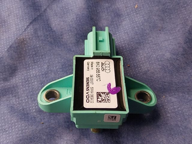 bontott AUDI Q5 Jobb első Oldal Ütközés Érzékelő