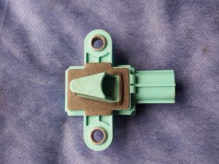 bontott AUDI Q5 Jobb első Oldal Ütközés Érzékelő