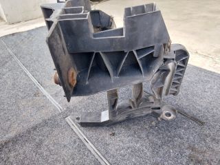 bontott AUDI Q5 Jobb Fényszóró Tartó