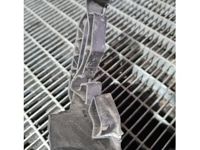 bontott AUDI Q5 Jobb Fényszóró Tartó