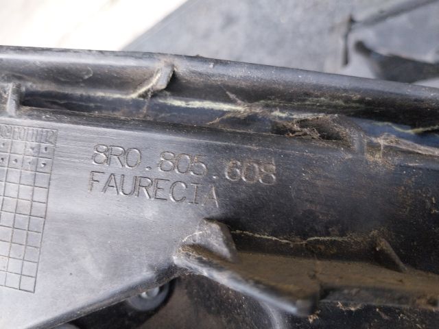 bontott AUDI Q5 Jobb Fényszóró Tartó