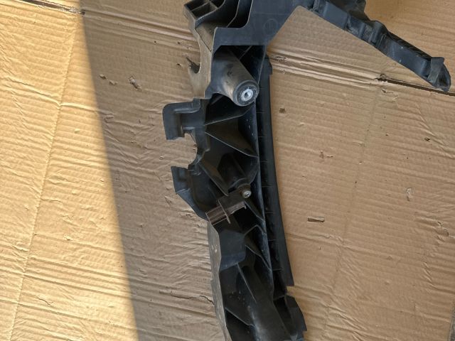 bontott AUDI Q5 Jobb Fényszóró Tartó