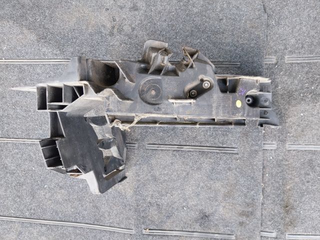 bontott AUDI Q5 Jobb Fényszóró Tartó