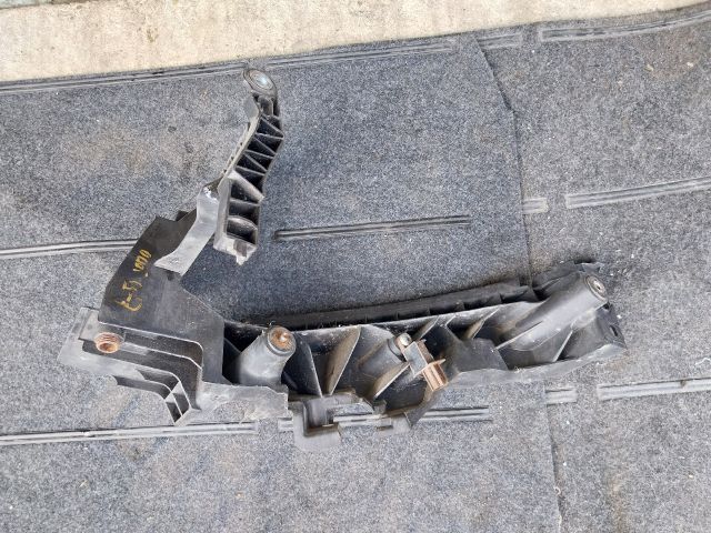 bontott AUDI Q5 Jobb Fényszóró Tartó