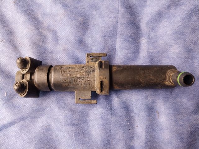 bontott AUDI Q5 Jobb Fényszórómosó Fúvóka