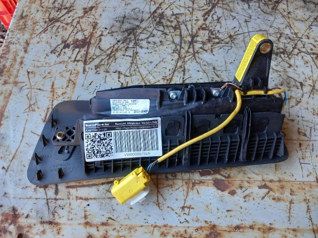 bontott AUDI Q5 Jobb Függönylégzsák és Oldallégzsák