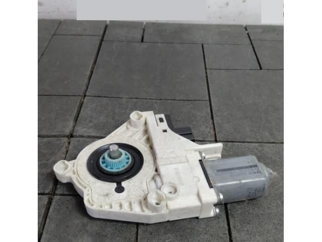 bontott AUDI Q5 Jobb hátsó Ablakemelő Motor