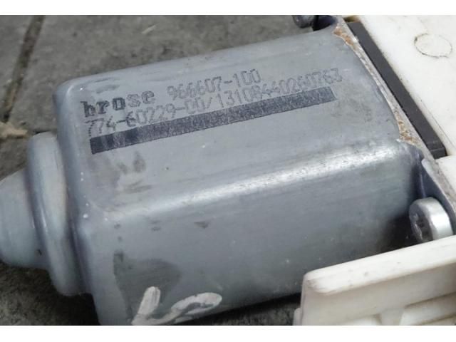 bontott AUDI Q5 Jobb hátsó Ablakemelő Motor