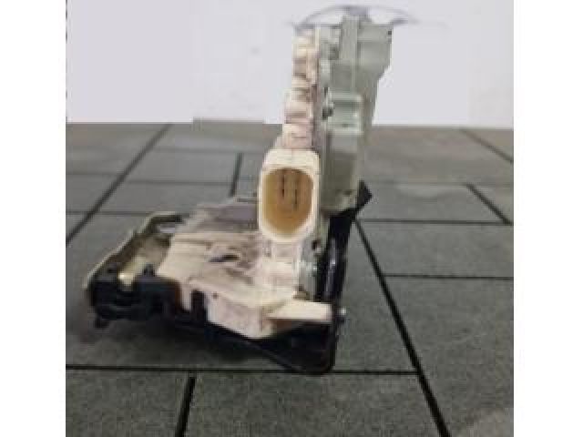 bontott AUDI Q5 Jobb hátsó Ajtózár