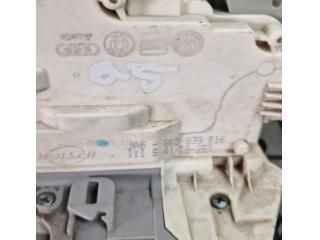 bontott AUDI Q5 Jobb hátsó Ajtózár