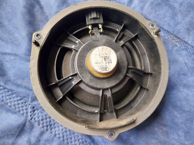 bontott AUDI Q5 Jobb hátsó Hangszóró