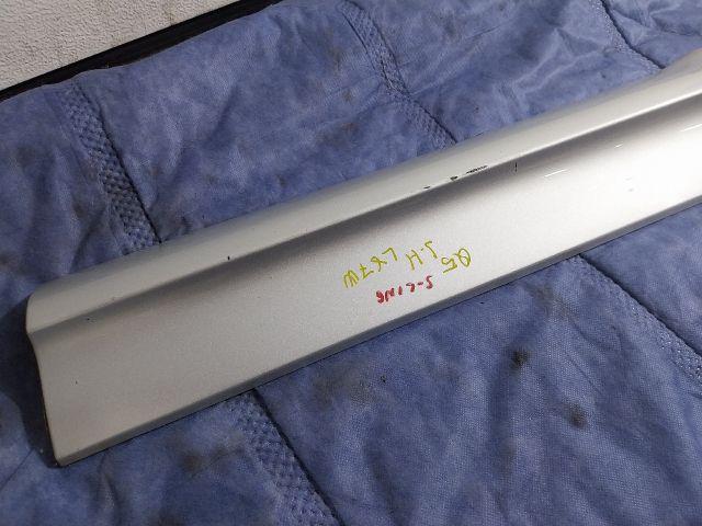 bontott AUDI Q5 Jobb hátsó Küszöb Díszléc