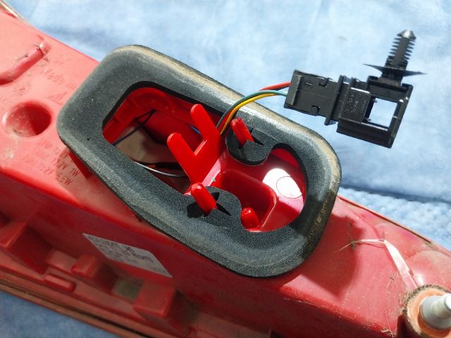 bontott AUDI Q5 Jobb Hátsó Lámpa