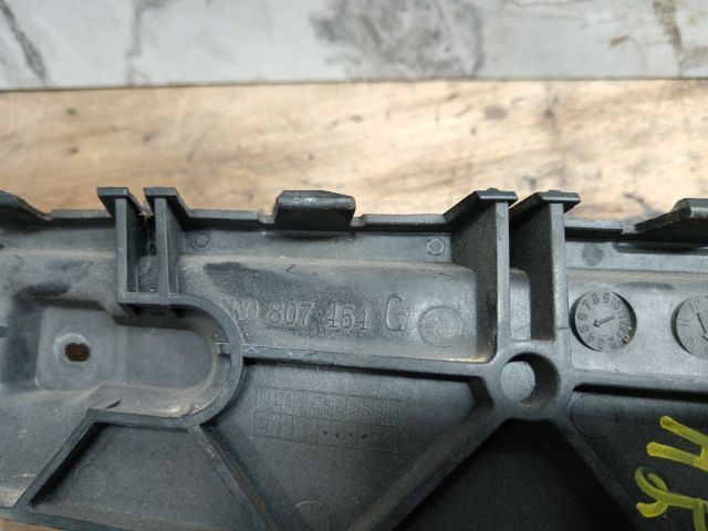 bontott AUDI Q5 Jobb hátsó Oldal Lökhárító Tartó (Műanyag)