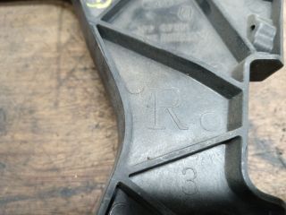 bontott AUDI Q5 Jobb hátsó Oldal Lökhárító Tartó (Műanyag)