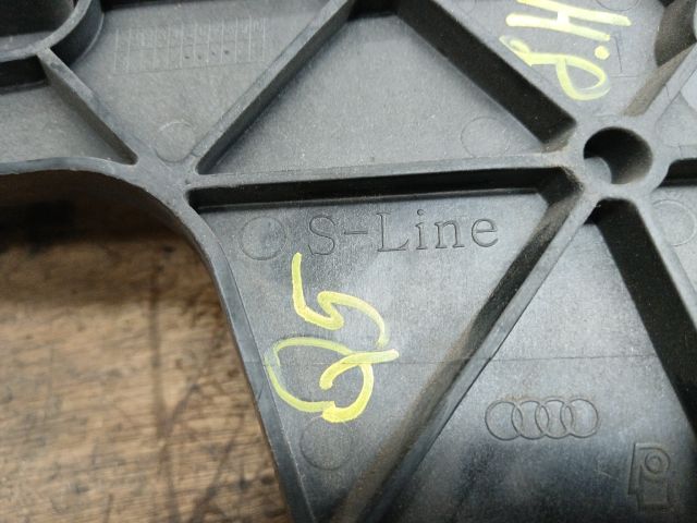 bontott AUDI Q5 Jobb hátsó Oldal Lökhárító Tartó (Műanyag)