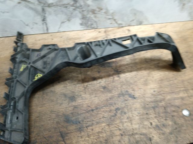 bontott AUDI Q5 Jobb hátsó Oldal Lökhárító Tartó (Műanyag)