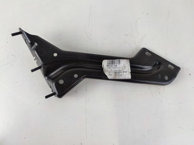 bontott AUDI Q5 Jobb Sárvédő Oldaltartó